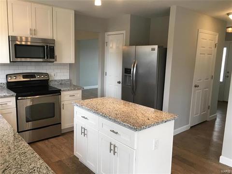546 Duke William Ct, O'fallon, MO 63366 photo 2