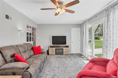 3521 Dixie Dr, Saint Ann, MO 63074 photo 5