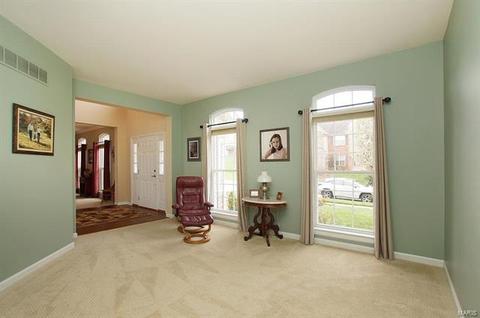 1004 Stone Spring Ct, Eureka, MO 63025 photo 8