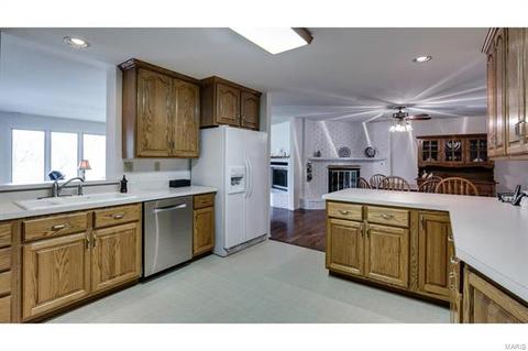 328 Wildbrier, Ballwin, MO 63011 photo 6