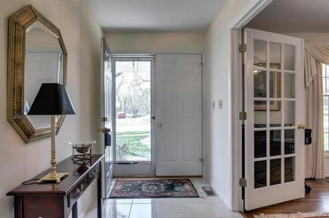 328 Wildbrier, Ballwin, MO 63011 photo 2