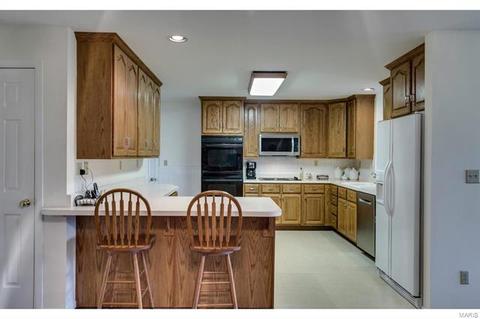 328 Wildbrier, Ballwin, MO 63011 photo 5