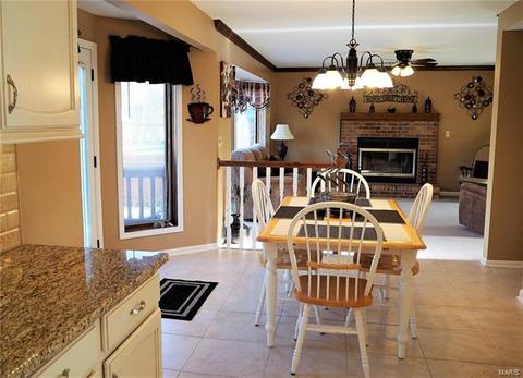 806 Reindeer Dr, Manchester, MO 63021 photo 10