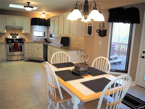 806 Reindeer Dr, Manchester, MO 63021 photo 11