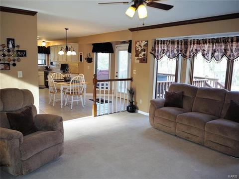 806 Reindeer Dr, Manchester, MO 63021 photo 9