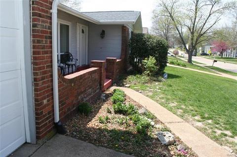 414 Palermo Dr, Ballwin, MO 63021 photo 3