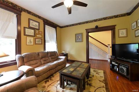433 Carson Rd, Saint Louis, MO 63135 photo 4