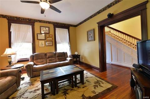 433 Carson Rd, Saint Louis, MO 63135 photo 3