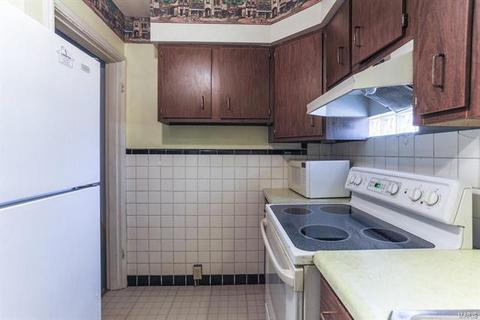 11 Kings, Saint Louis, MO 63135 photo 4