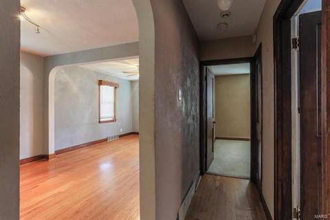 11 Kings, Saint Louis, MO 63135 photo 7