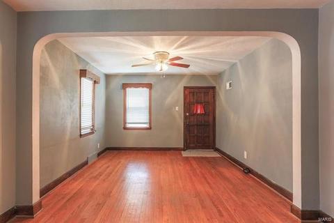 11 Kings, Saint Louis, MO 63135 photo 6