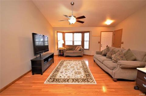 9 Merribrook Ct, O'fallon, MO 63368 photo 3