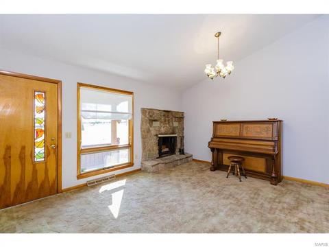 725 Independence Rd, Weldon Spring, MO 63304 photo 4