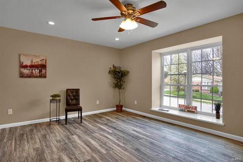 646 Running Creek Dr, Ballwin, MO 63021 photo 2