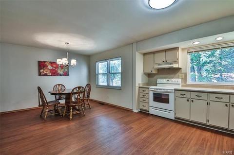 1055 Briarhurst Dr, Manchester, MO 63021 photo 10