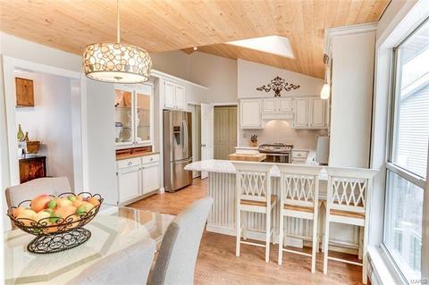 1100 Richland Meadows Dr, Ballwin, MO 63021 photo 9
