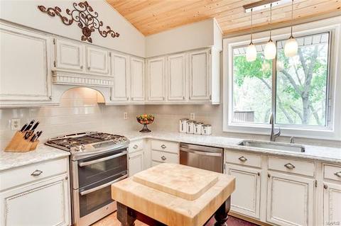 1100 Richland Meadows Dr, Ballwin, MO 63021 photo 12