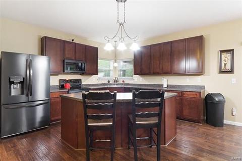 500 Willow Valley Dr, O'fallon, MO 63366 photo 3