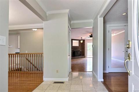 804 Windmill Dr, Ballwin, MO 63011 photo 2