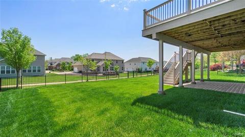 404 Maple Rise Path, Chesterfield, MO 63005 photo 44