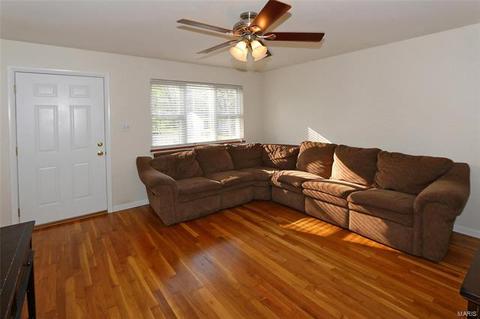 3676 Long, Saint Ann, MO 63074 photo 2