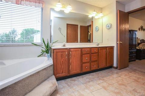 2615 Dunmore Cir, O'fallon, MO 63368 photo 29