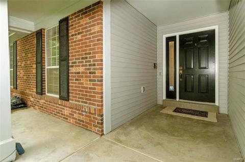 243 Oakmont Farm Dr, Ballwin, MO 63021 photo 2