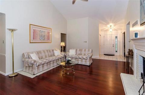 243 Oakmont Farm Dr, Ballwin, MO 63021 photo 9