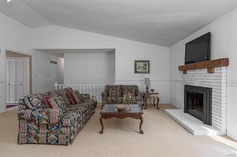 623 Dougherty Ter, Ballwin, MO 63021 photo 21