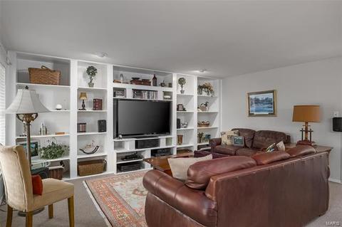 623 Dougherty Ter, Ballwin, MO 63021 photo 38