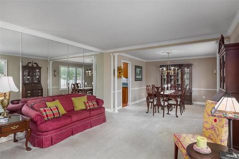 623 Dougherty Ter, Ballwin, MO 63021 photo 8