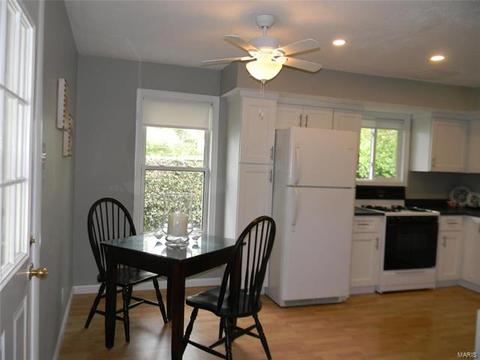 204 Chamberlin Dr, Ballwin, MO 63021 photo 5