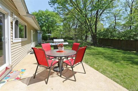 516 Ballwood Dr, Ballwin, MO 63021 photo 24