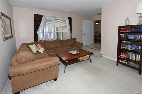516 Ballwood Dr, Ballwin, MO 63021 photo 7