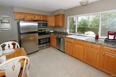 516 Ballwood Dr, Ballwin, MO 63021 photo 11