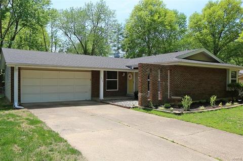 516 Ballwood Dr, Ballwin, MO 63021 photo 1