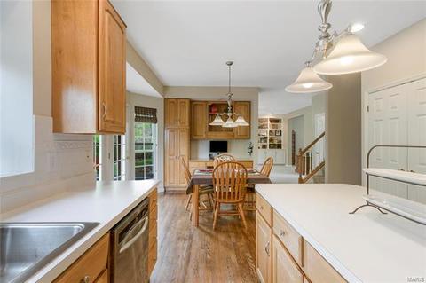 465 Gateford, Ballwin, MO 63021 photo 10