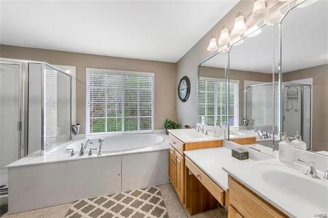 465 Gateford, Ballwin, MO 63021 photo 16