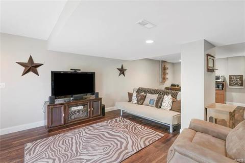 465 Gateford, Ballwin, MO 63021 photo 22