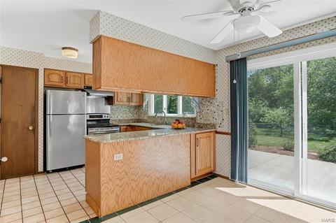 1119 Pinrun Dr, Ballwin, MO 63011 photo 6