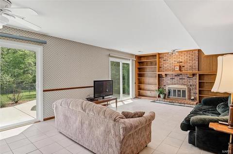 1119 Pinrun Dr, Ballwin, MO 63011 photo 7