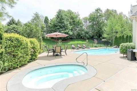 1460 Lucerne Manors Dr, Weldon Spring, MO 63304 photo 3