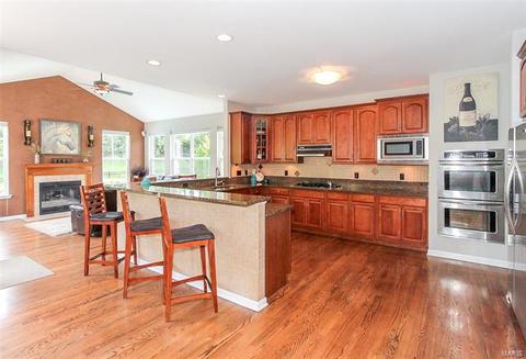 1460 Lucerne Manors Dr, Weldon Spring, MO 63304 photo 13