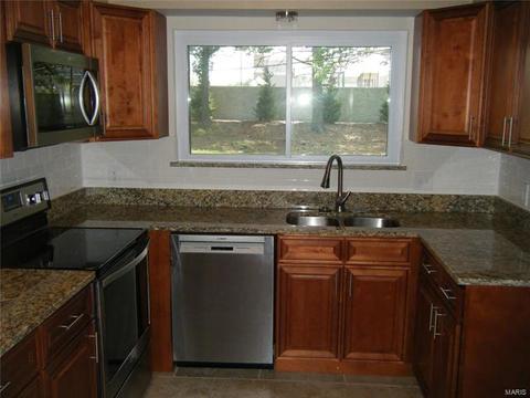 1150 Sagebrush, Ballwin, MO 63011 photo 9