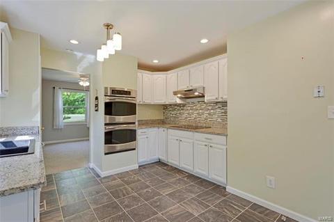 710 Henry Ave, Ballwin, MO 63011 photo 17