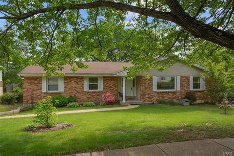 710 Henry Ave, Ballwin, MO 63011 photo 1