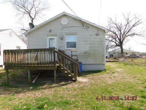9507 Echo Ln, Saint Louis, MO 63114 photo 2