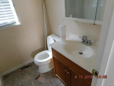 9507 Echo Ln, Saint Louis, MO 63114 photo 9