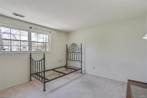 310 Ries Ct, Ballwin, MO 63021 photo 5
