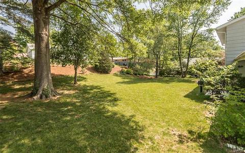 561 Stoddards Ml, Ballwin, MO 63011 photo 2